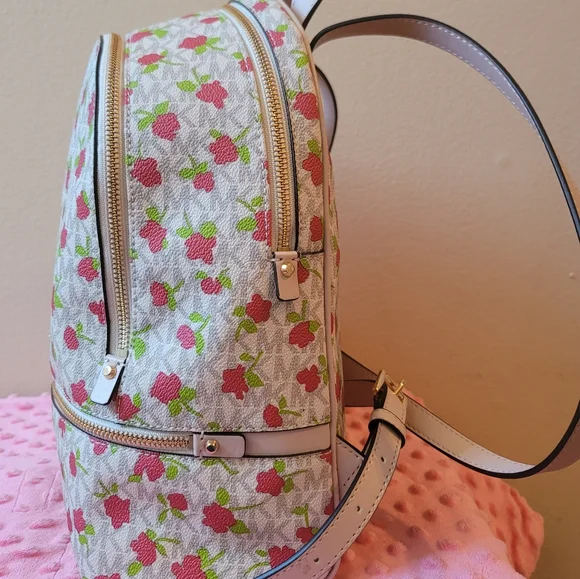 Michael Kors backpack and wallet - Picture 4 of 16